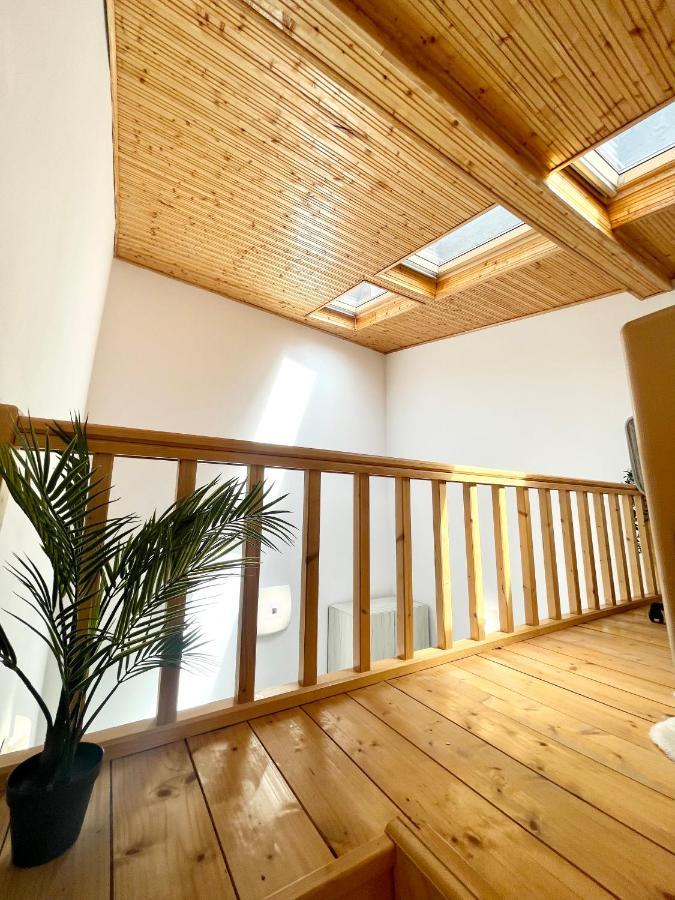 The Loft Apartment Bukares Bagian luar foto